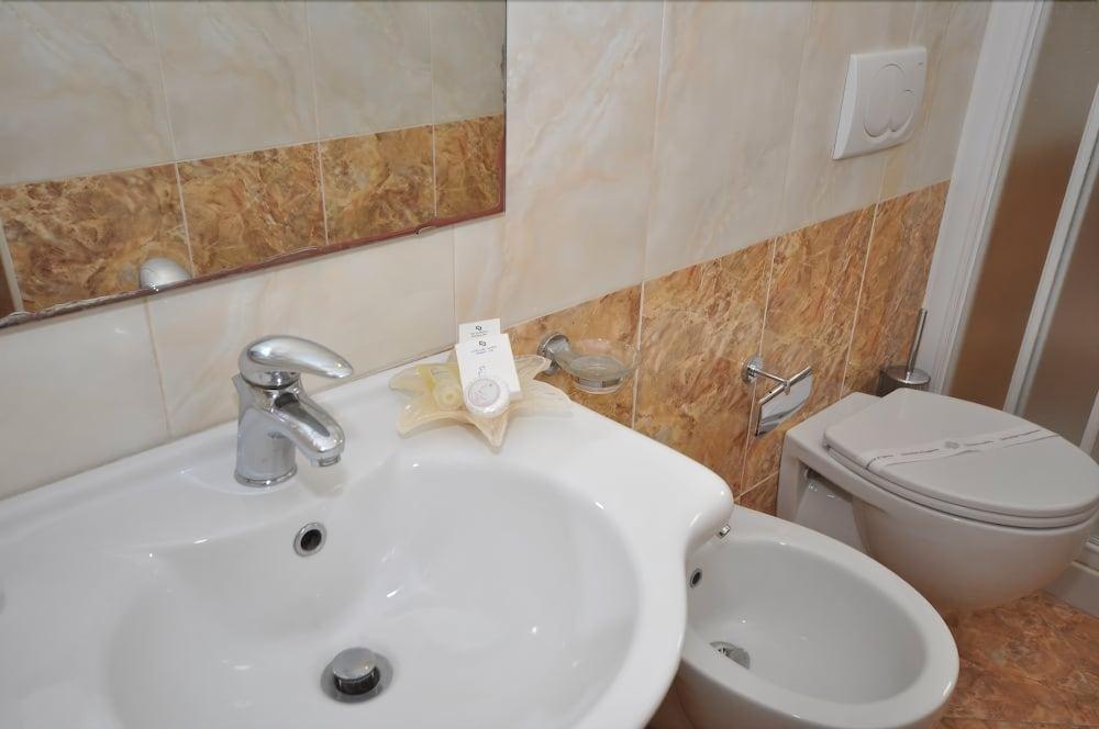 Hotel Adriatic&Beauty Rimini Ngoại thất bức ảnh
