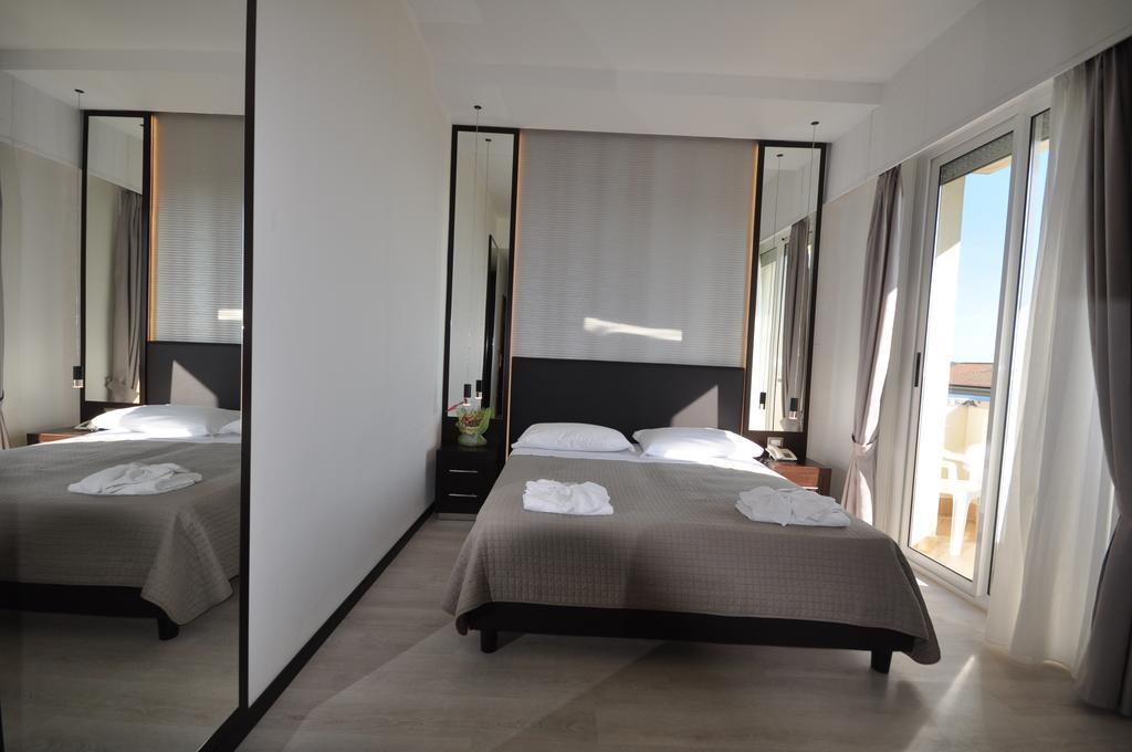 Hotel Adriatic&Beauty Rimini Ngoại thất bức ảnh