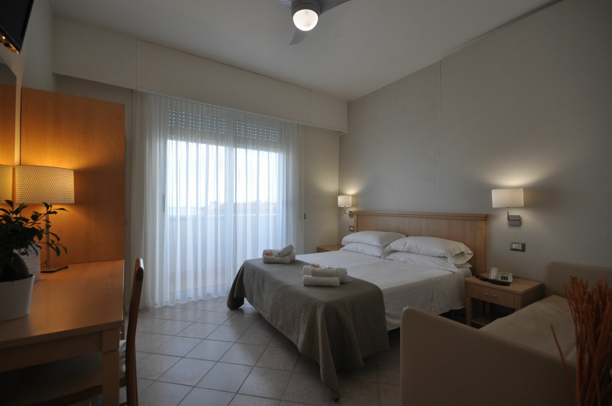 Hotel Adriatic&Beauty Rimini Ngoại thất bức ảnh